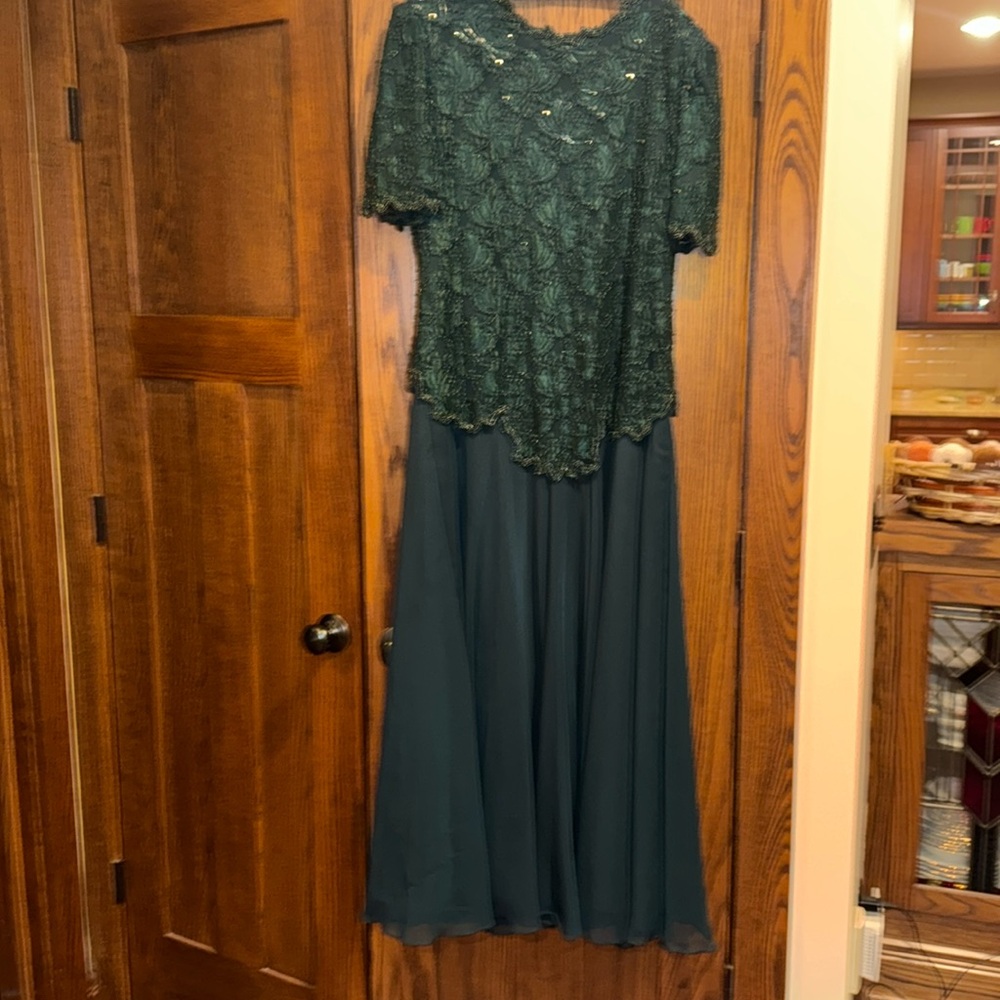 Emerald green maxi dress, beaded lace bodice. Brilliante by J.A. Size 1X